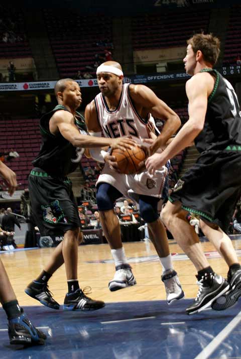 凭借速度突 凭借速度突