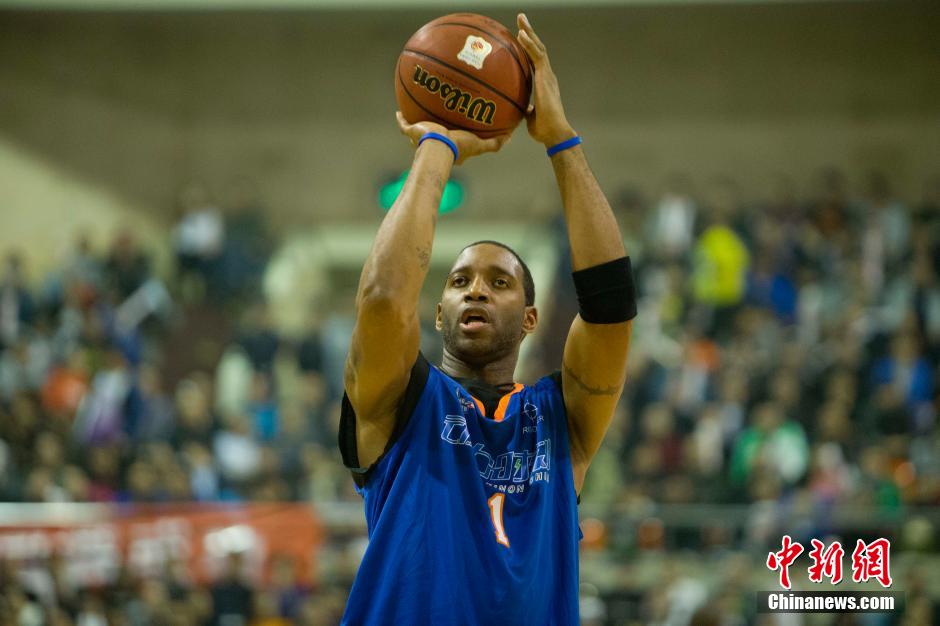 担任替补 担任替补