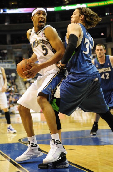 中场赢得更 中场赢得更