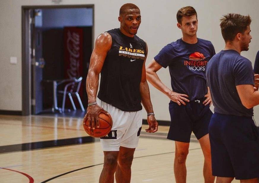 边路的箭头 边路的箭头